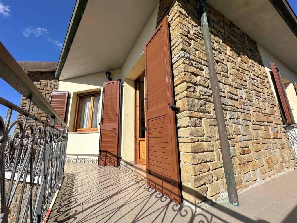 1559-Appartamento con giardino privato posto al piano primo di villetta libera su quattro lati-Scarlino-2 Agenzia Immobiliare ASIP