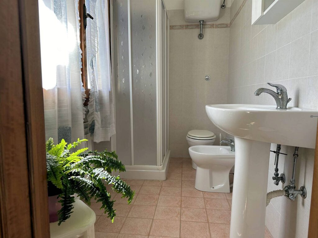 1559-Appartamento con giardino privato posto al piano primo di villetta libera su quattro lati-Scarlino-17 Agenzia Immobiliare ASIP