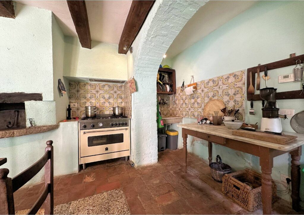 1560-Complesso immobiliare di ampia superficie con ex mulino del 1200-Chiusdino-23 Agenzia Immobiliare ASIP
