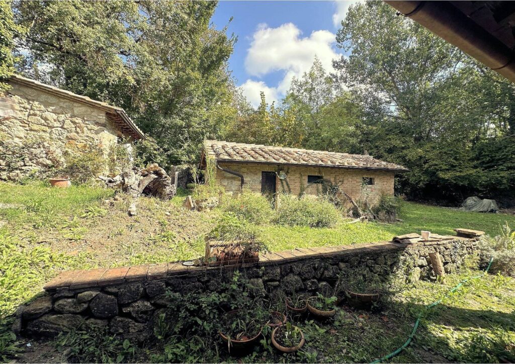 1560-Complesso immobiliare di ampia superficie con ex mulino del 1200-Chiusdino-10 Agenzia Immobiliare ASIP