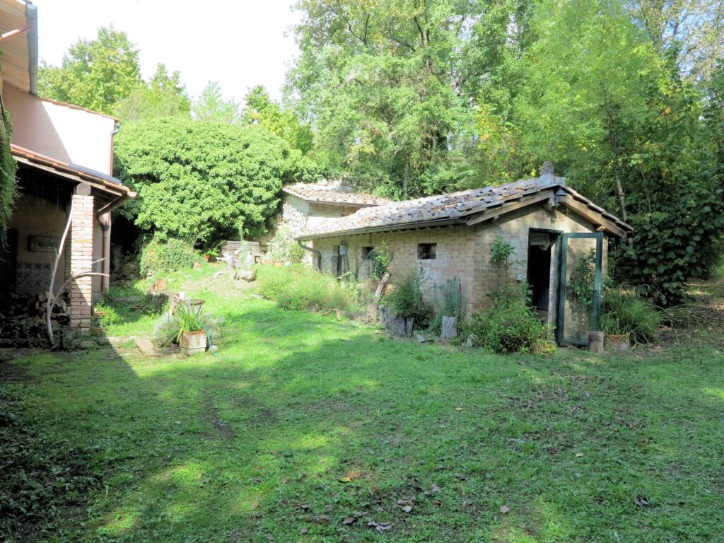 1560-Complesso immobiliare di ampia superficie con ex mulino del 1200-Chiusdino-15 Agenzia Immobiliare ASIP