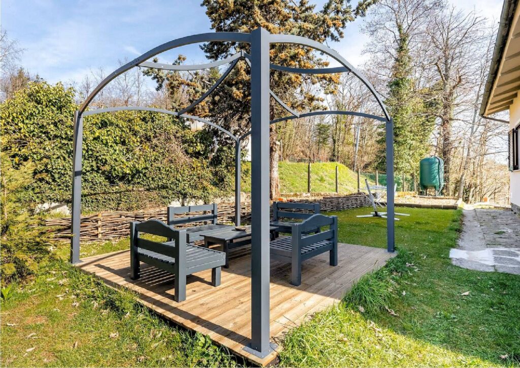 1561-Villetta libera su quattro lati recentemente ristrutturata con giardino-Pescia-3 Agenzia Immobiliare ASIP