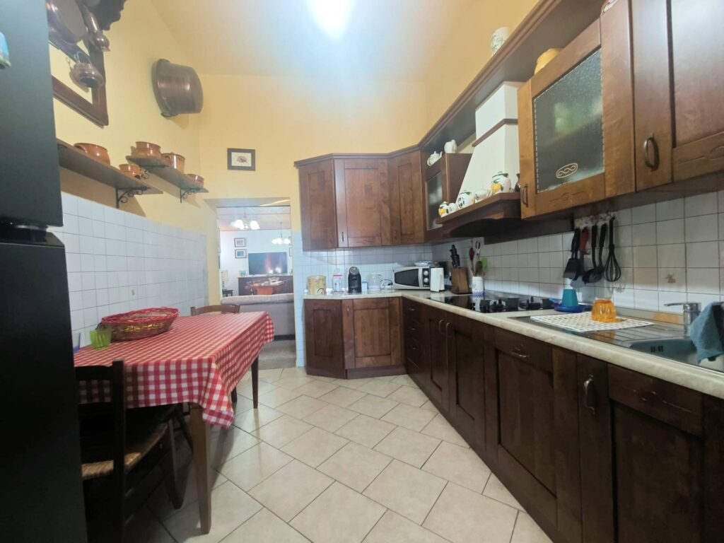 1566-Porzione terratetto di casale con vista panoramica e ampio terreno-Gambassi Terme-12 Agenzia Immobiliare ASIP