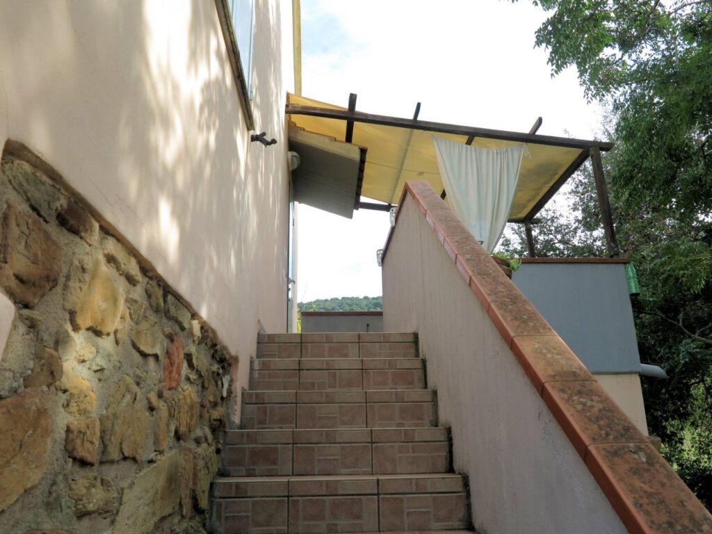 1568-Casa singola composta da due appartamenti indipendenti con ampio terreno-Scarlino-7 Agenzia Immobiliare ASIP