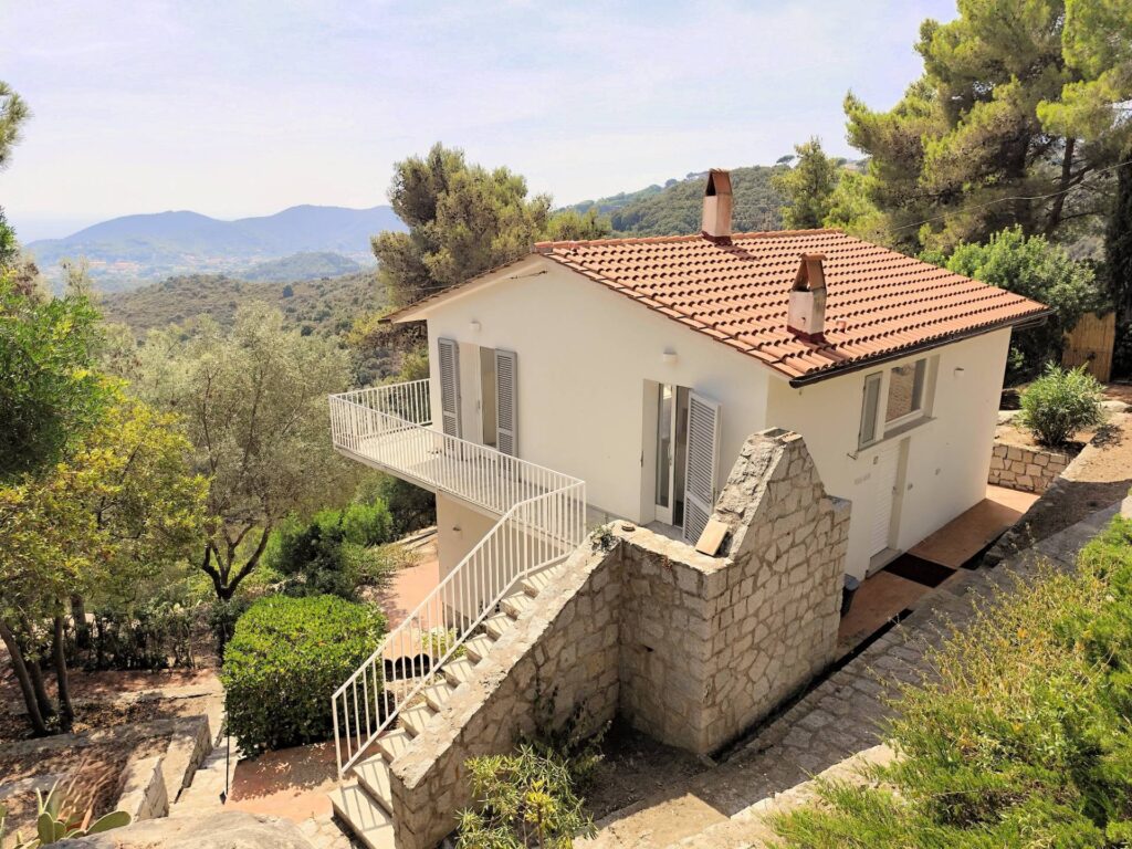 1569-Villa singola in posizione panoramica con vista fino al mare-Campo nell'Elba-2 Agenzia Immobiliare ASIP