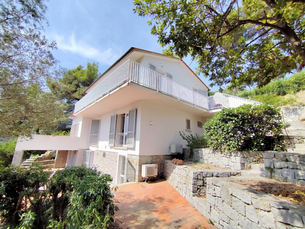 1569-Villa singola in posizione panoramica con vista fino al mare-Campo nell'Elba-6 Agenzia Immobiliare ASIP