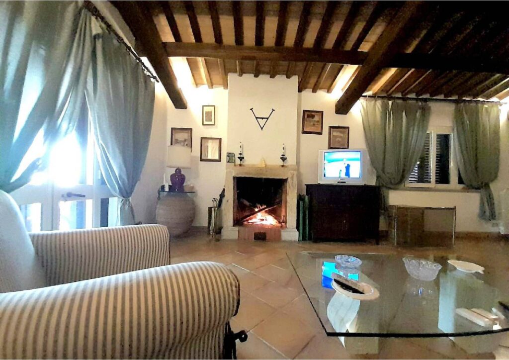 1570-Complesso immobiliare in posizione fantastica a poca distanza dalle terme-Manciano-12 Agenzia Immobiliare ASIP