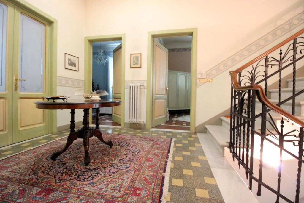 1578-Villa in stile liberty di ampia superficie con giardino-Pescia-9 Agenzia Immobiliare ASIP