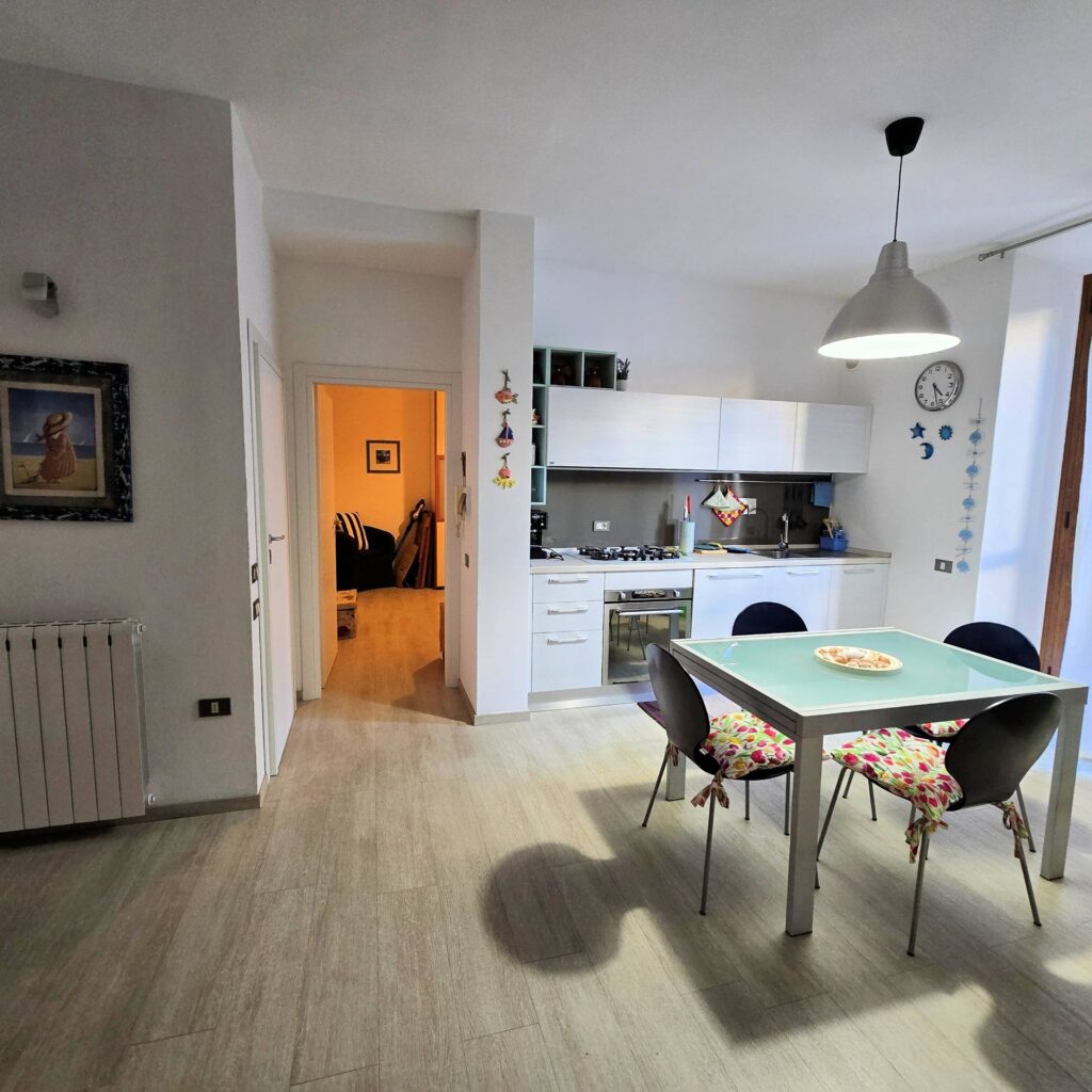 1125-Appartamento al piano primo a pochi passi dal mare-Follonica-1 Agenzia Immobiliare ASIP