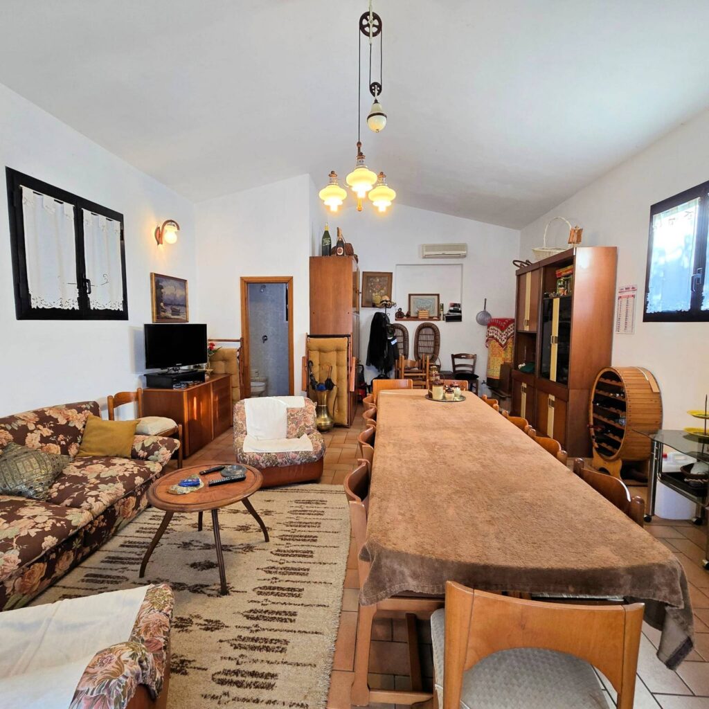 1089-Annesso agricolo con ampio terreno vicino al mare-Scarlino-12 Agenzia Immobiliare ASIP