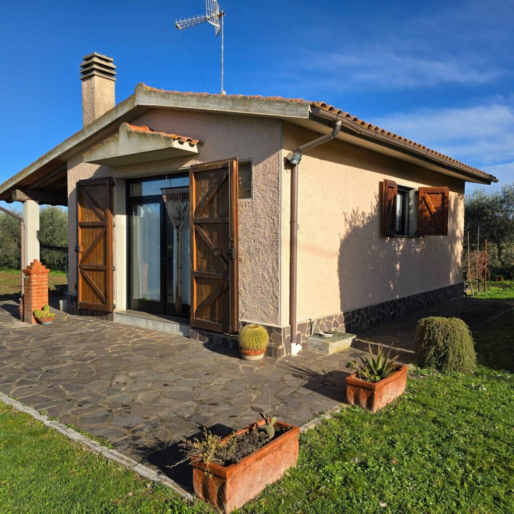 1089-Annesso agricolo con ampio terreno vicino al mare-Scarlino-2 Agenzia Immobiliare ASIP