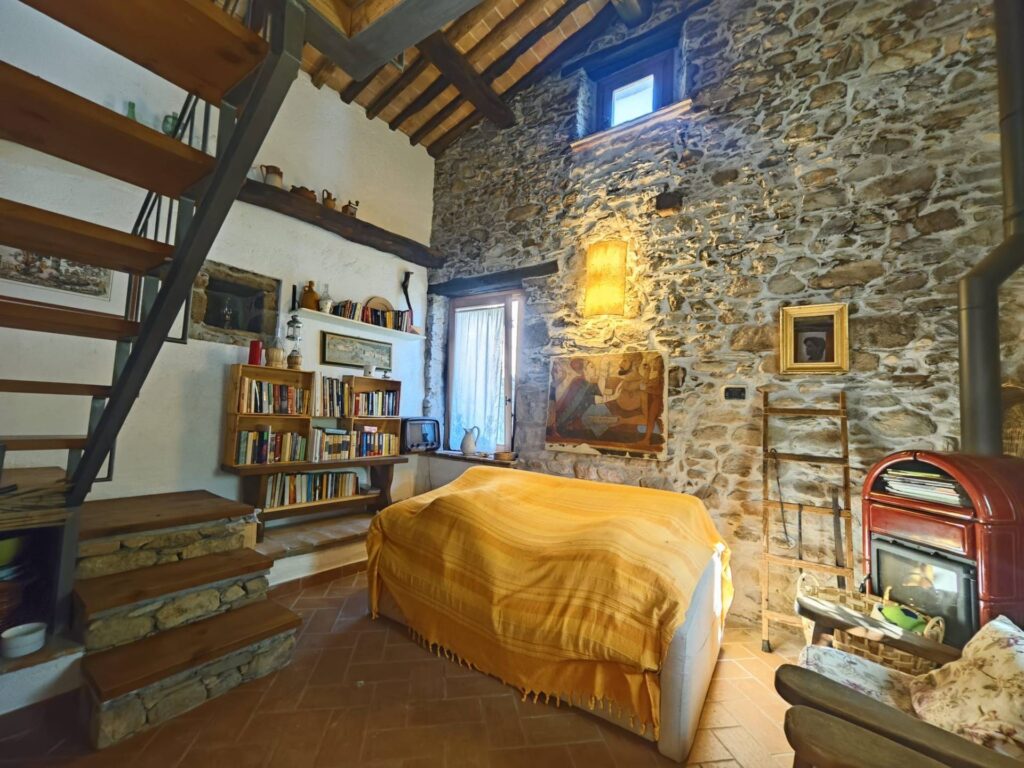 1565-Casale con terreno e vista panoramica mozzafiato-Buti-19 Agenzia Immobiliare ASIP