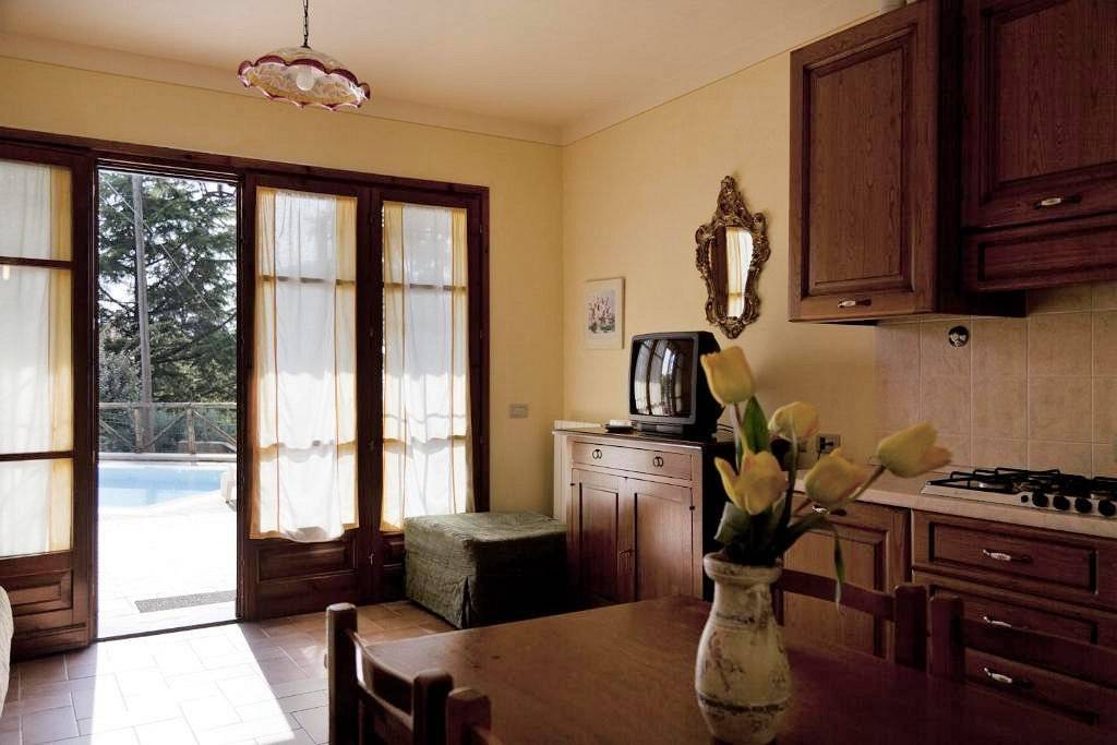 1602-Casa vacanze con piscina e vista panoramica mozzafiato-Lamporecchio-11 Agenzia Immobiliare ASIP