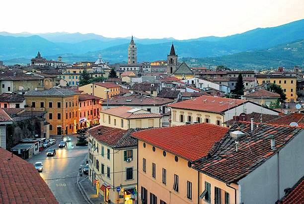 1605-Appartamento signorile di ampia superficie in centro città con ascensore-Pistoia-2 Agenzia Immobiliare ASIP