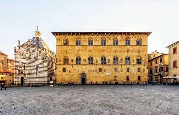 1605-Appartamento signorile di ampia superficie in centro città con ascensore-Pistoia-3 Agenzia Immobiliare ASIP
