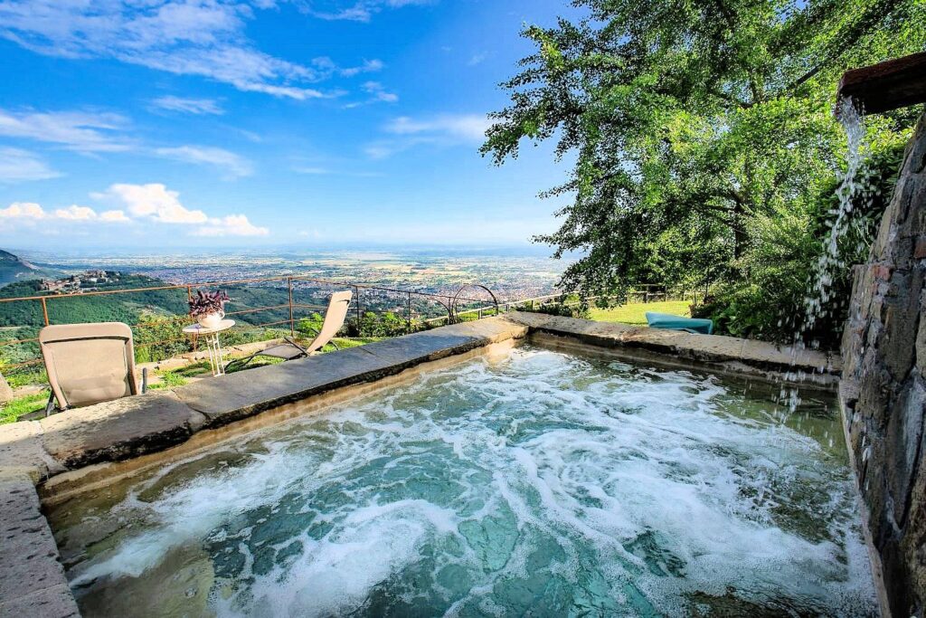 1582-Villa in stile rustico Toscano con parco e suggestiva vista panoramica-Montecatini-Terme-2 Agenzia Immobiliare ASIP