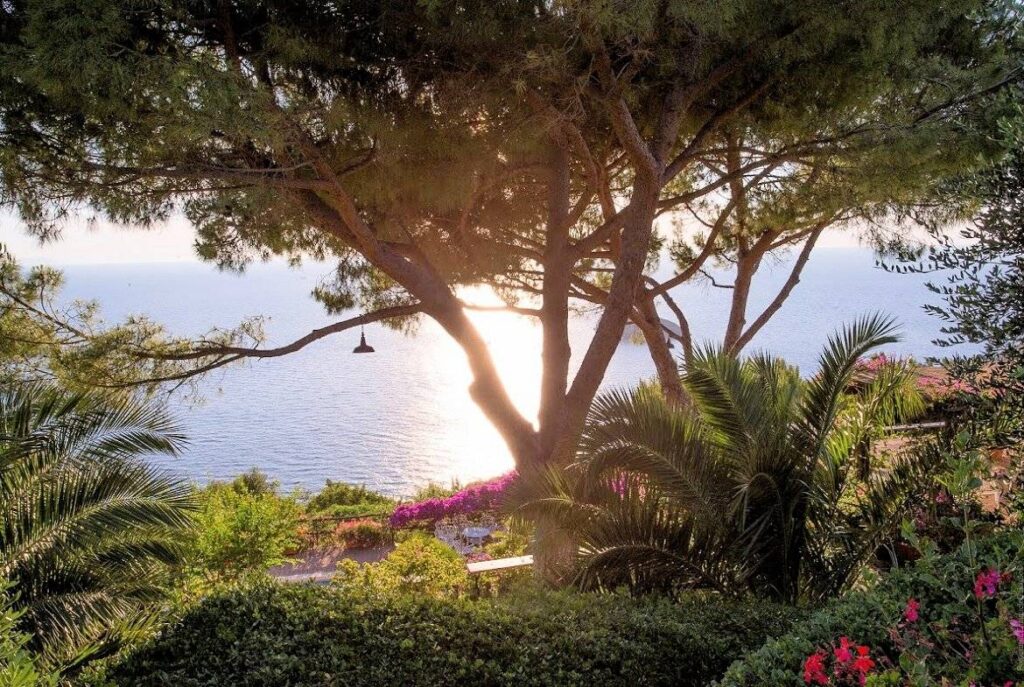 1615-Villa prestigiosa con ampio parco piscina e vista mare-Monte Argentario-3 Agenzia Immobiliare ASIP