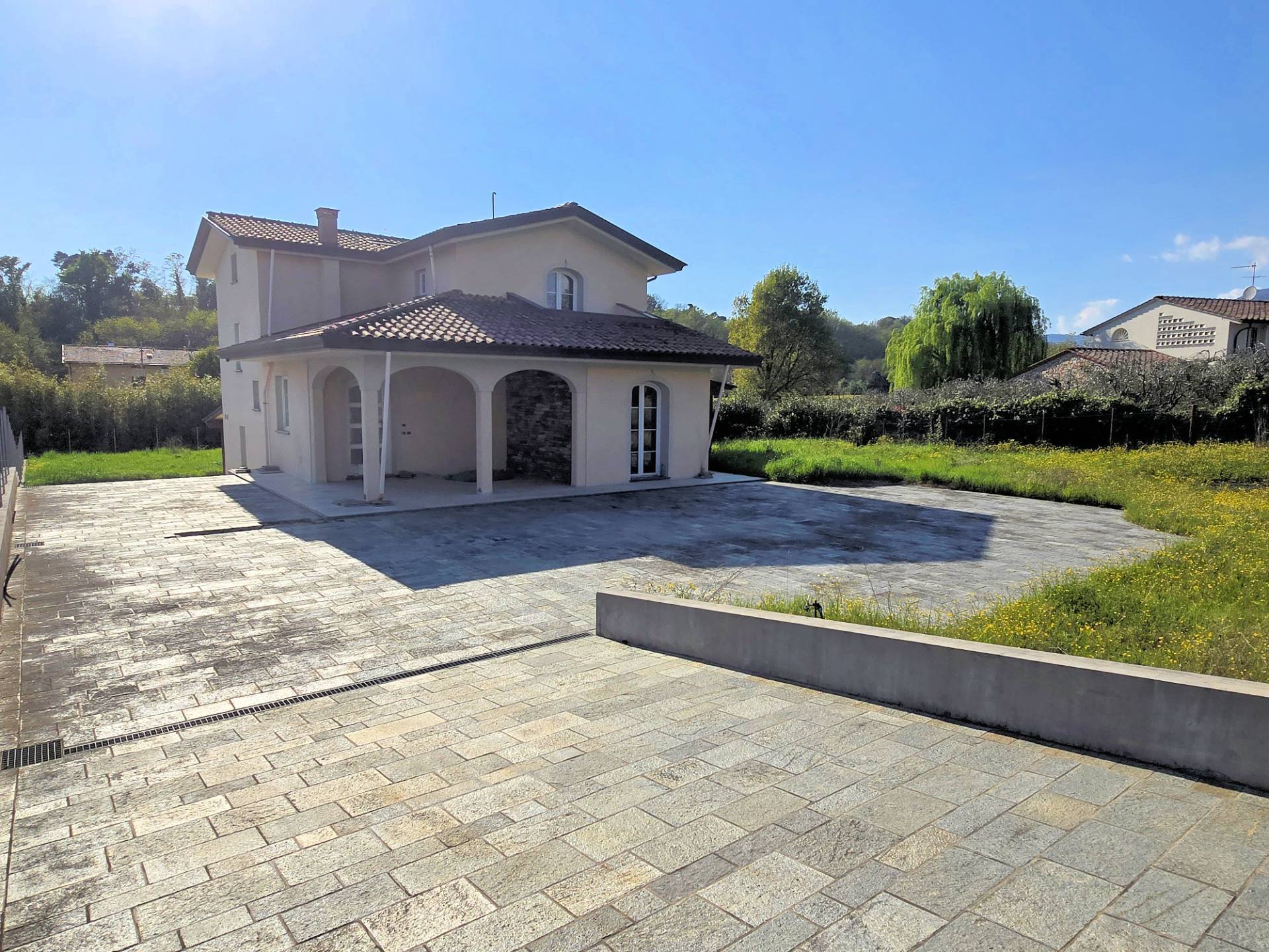 1618-Villa unifamiliare di nuova costruzione con ampio giardino-Capannori-1 Agenzia Immobiliare ASIP