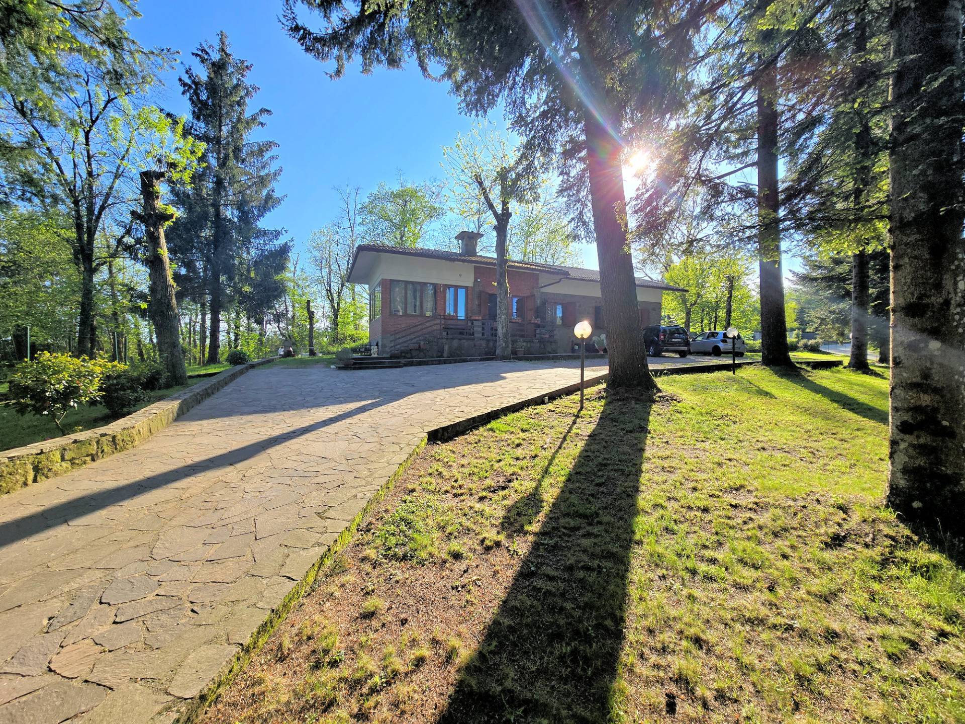 1625-Villa con ampio giardino-Marliana-1 Agenzia Immobiliare ASIP