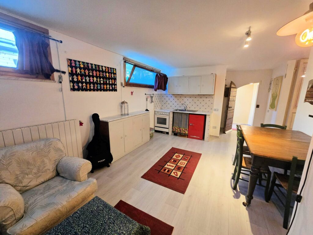 1631-Porzione di villa bifamiliare composta da due appartamenti a 50 metri dal mare-San Vincenzo-12 Agenzia Immobiliare ASIP