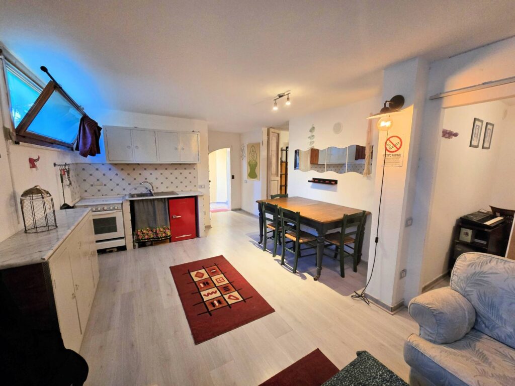 1631-Porzione di villa bifamiliare composta da due appartamenti a 50 metri dal mare-San Vincenzo-13 Agenzia Immobiliare ASIP