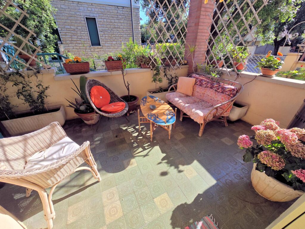 1631-Porzione di villa bifamiliare composta da due appartamenti a 50 metri dal mare-San Vincenzo-20 Agenzia Immobiliare ASIP