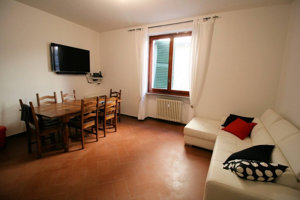 1637-Appartamento al piano secondo con ascensore in centro storico-Pistoia-2 Agenzia Immobiliare ASIP