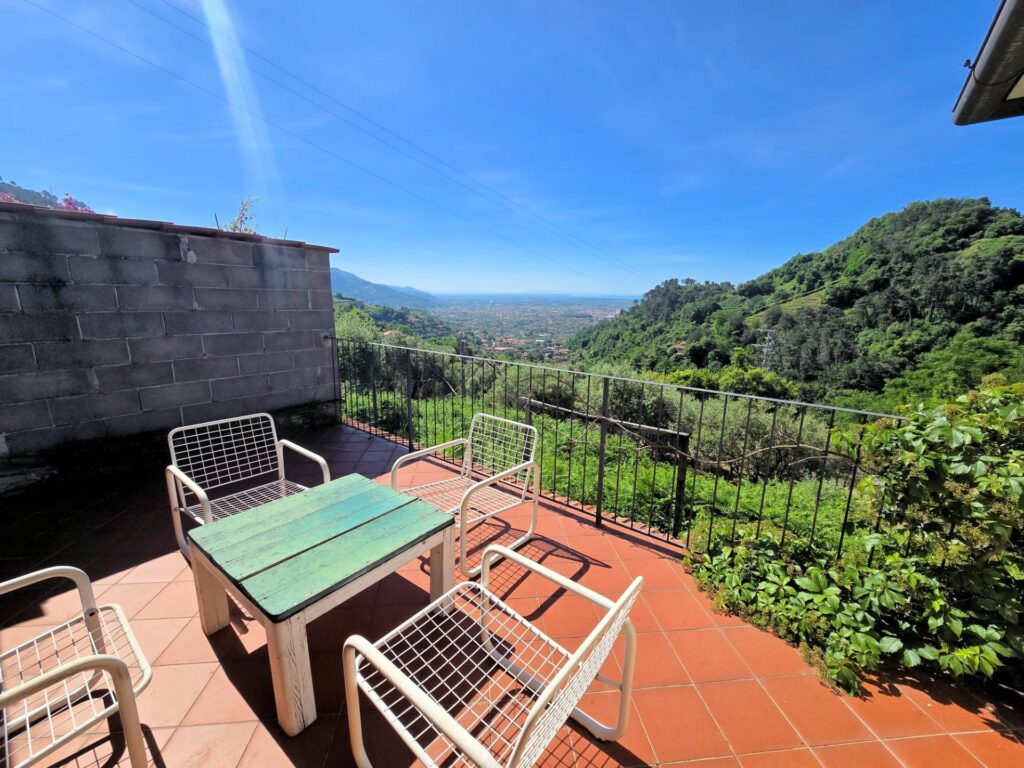 1639-Terratetto con giardino e vista mare-Pietrasanta-2 Agenzia Immobiliare ASIP