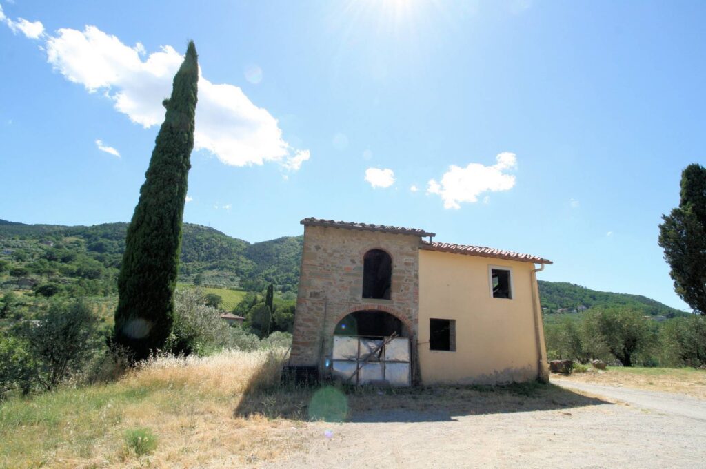1069-Rustico da ristrutturare in posizione collinare-Quarrata-4 Agenzia Immobiliare ASIP