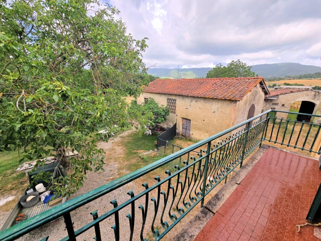 1647-Porzione terratetto di villetta bifamiliare con annessi e ampio terreno in posizione panoramica-Barberino di Mugello-10 Agenzia Immobiliare ASIP