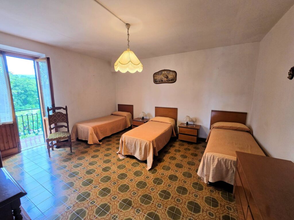 1647-Porzione terratetto di villetta bifamiliare con annessi e ampio terreno in posizione panoramica-Barberino di Mugello-25 Agenzia Immobiliare ASIP