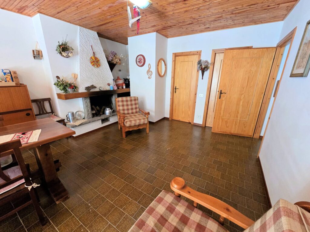 1629-Appartamento al piano primo ed ultimo con giardino privato-Abetone Cutigliano-5 Agenzia Immobiliare ASIP