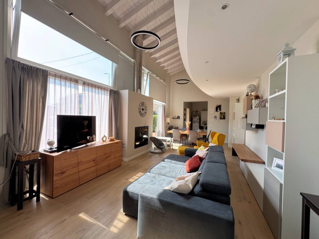 1656-Porzione terratetto di villa bifamiliare-Altopascio-9 Agenzia Immobiliare ASIP