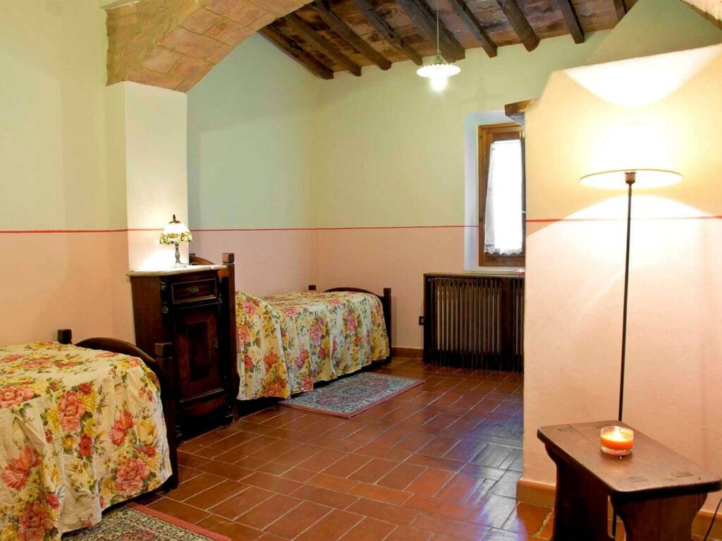 1658-Casale con dependance terreno e due piscine-Volterra-32 Agenzia Immobiliare ASIP