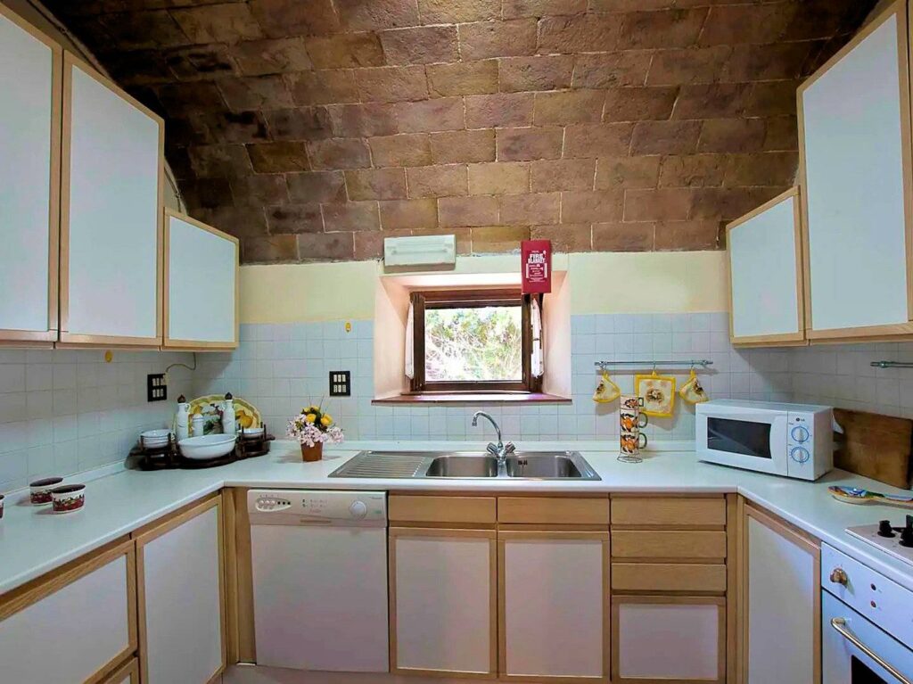 1658-Casale con dependance terreno e due piscine-Volterra-27 Agenzia Immobiliare ASIP