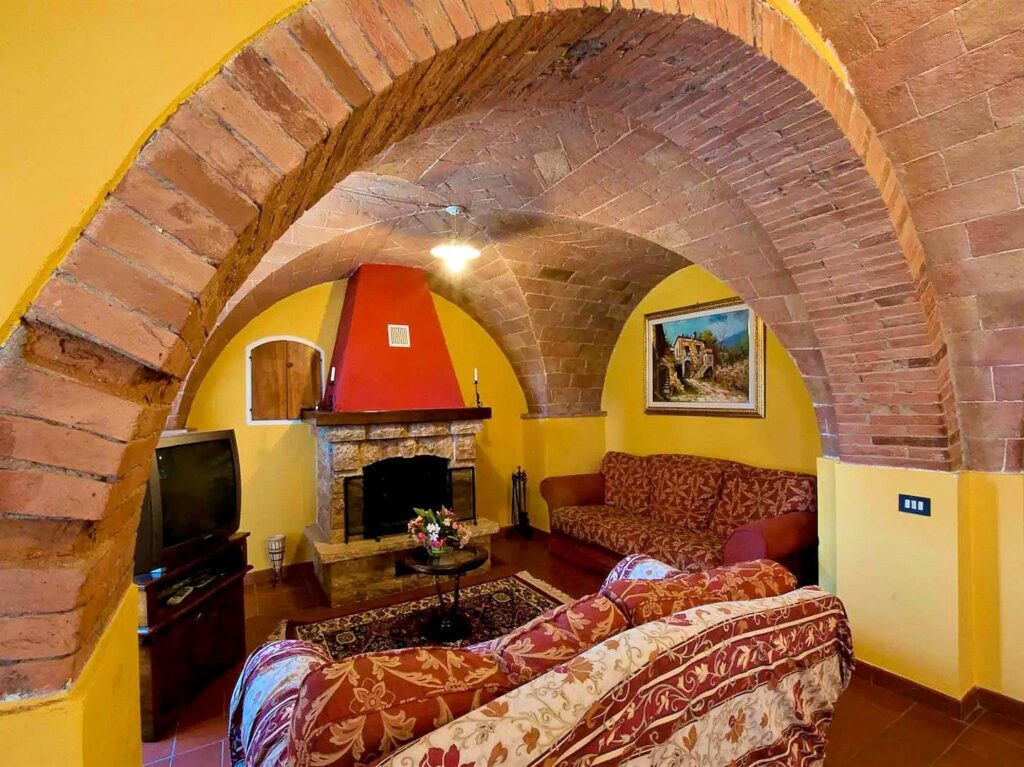 1658-Casale con dependance terreno e due piscine-Volterra-20 Agenzia Immobiliare ASIP