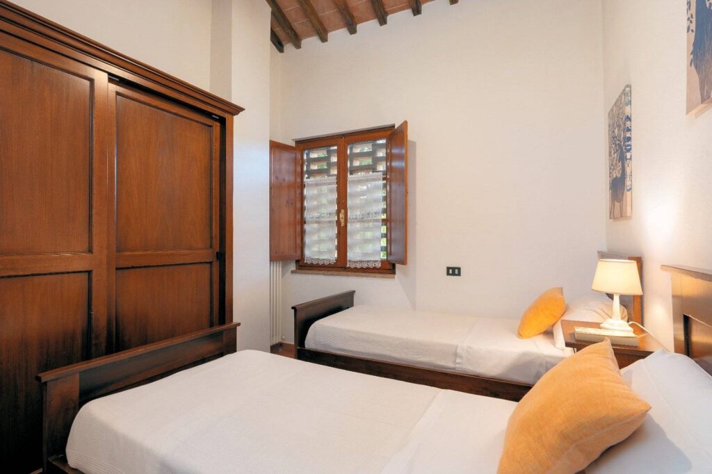 1658-Casale con dependance terreno e due piscine-Volterra-31 Agenzia Immobiliare ASIP