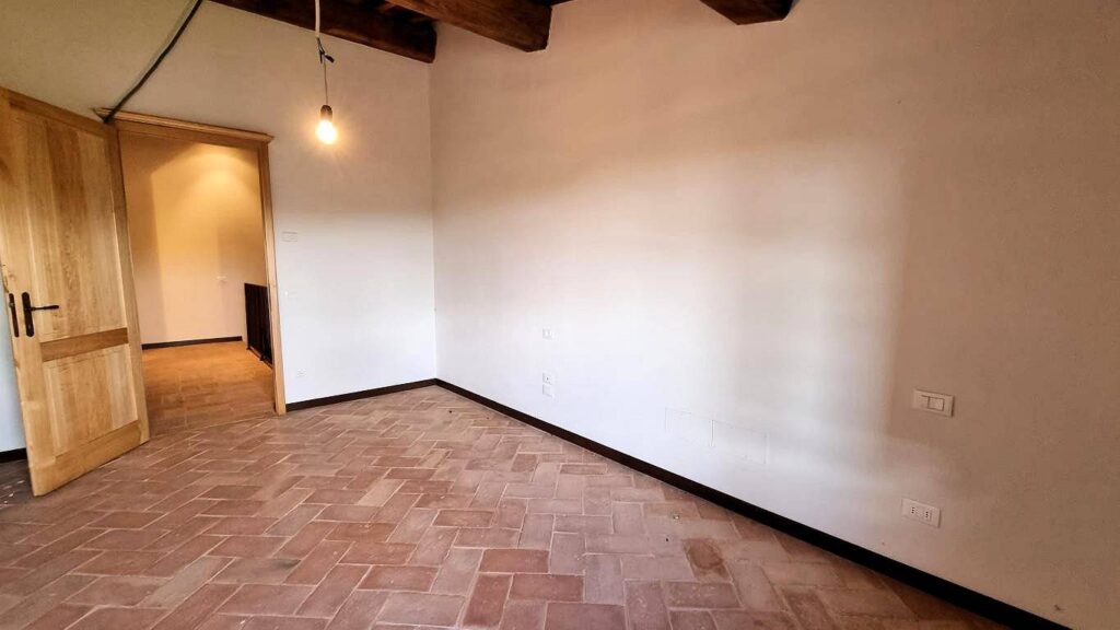 1665-Appartamento in antico borgo ristrutturato con piscina-Volterra-11 Agenzia Immobiliare ASIP