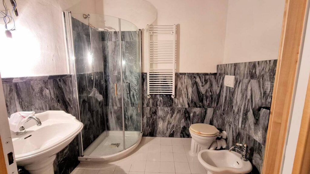 1665-Appartamento in antico borgo ristrutturato con piscina-Volterra-14 Agenzia Immobiliare ASIP