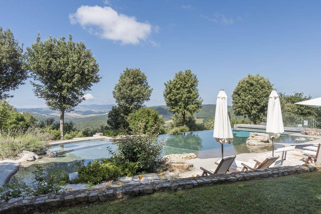 1667-Appartamento al piano terra in un prestigioso complesso immobiliare completamente ristrutturato con  fantastica piscina-Gambassi Terme-2 Agenzia Immobiliare ASIP