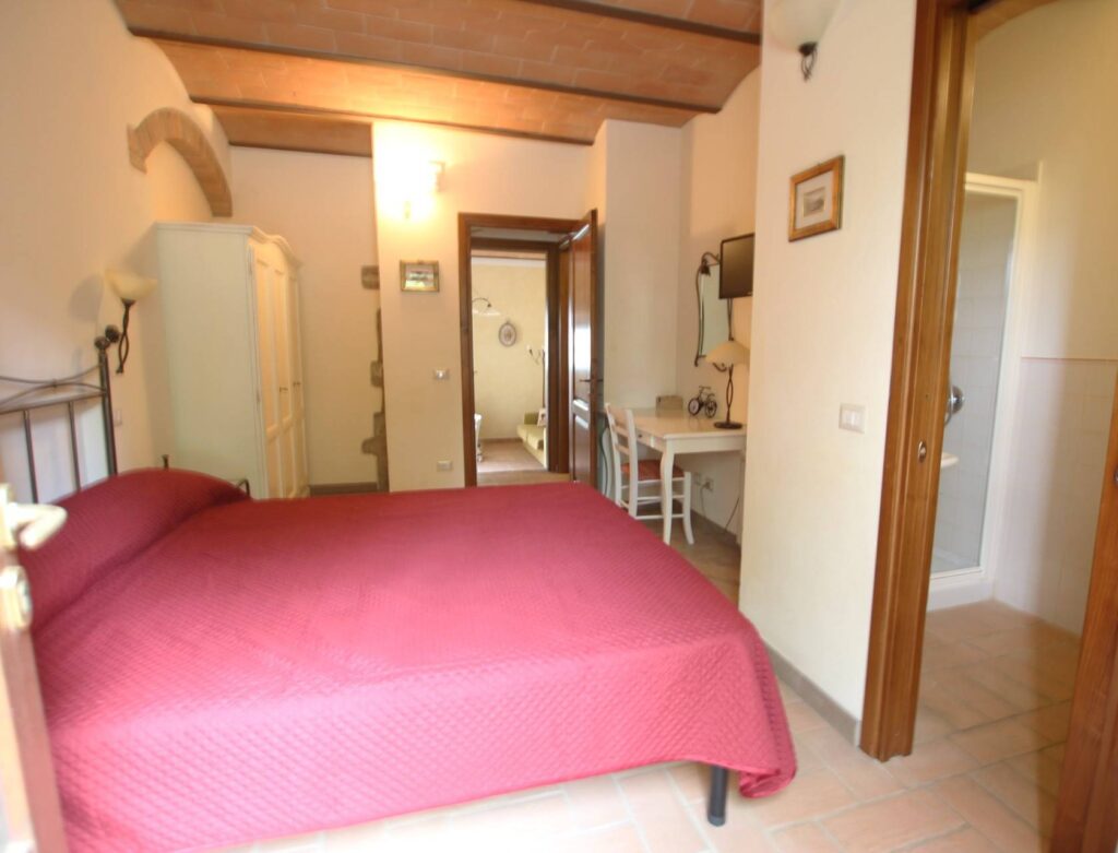 1667-Appartamento al piano terra in un prestigioso complesso immobiliare completamente ristrutturato con  fantastica piscina-Gambassi Terme-8 Agenzia Immobiliare ASIP