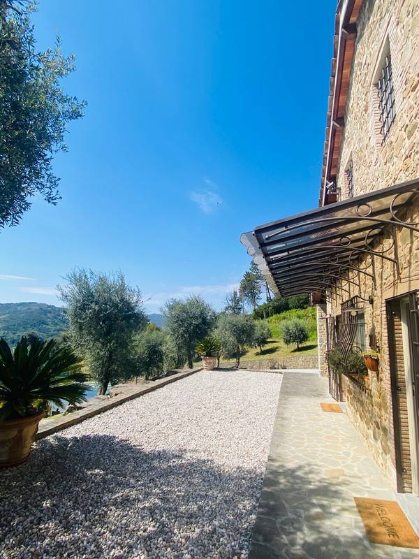 1672-Bellissimo rustico in stile Toscano con parco piscina e suggestiva vista panoramica-Pescaglia-4 Agenzia Immobiliare ASIP