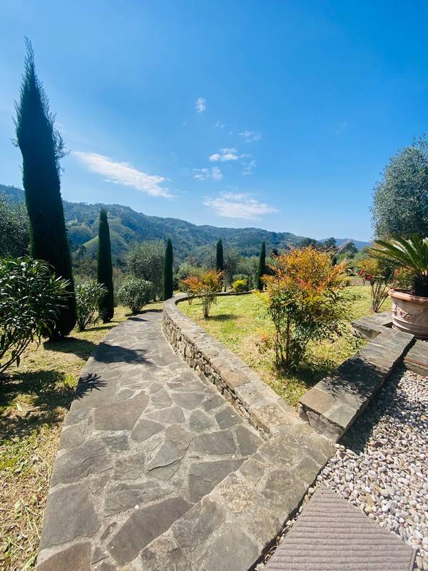 1672-Bellissimo rustico in stile Toscano con parco piscina e suggestiva vista panoramica-Pescaglia-2 Agenzia Immobiliare ASIP