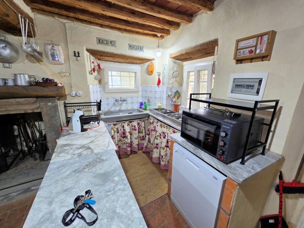 1673-Terratetto libero su tre lati con ampio giardino e vista panoramica fino al mare-Massarosa-17 Agenzia Immobiliare ASIP