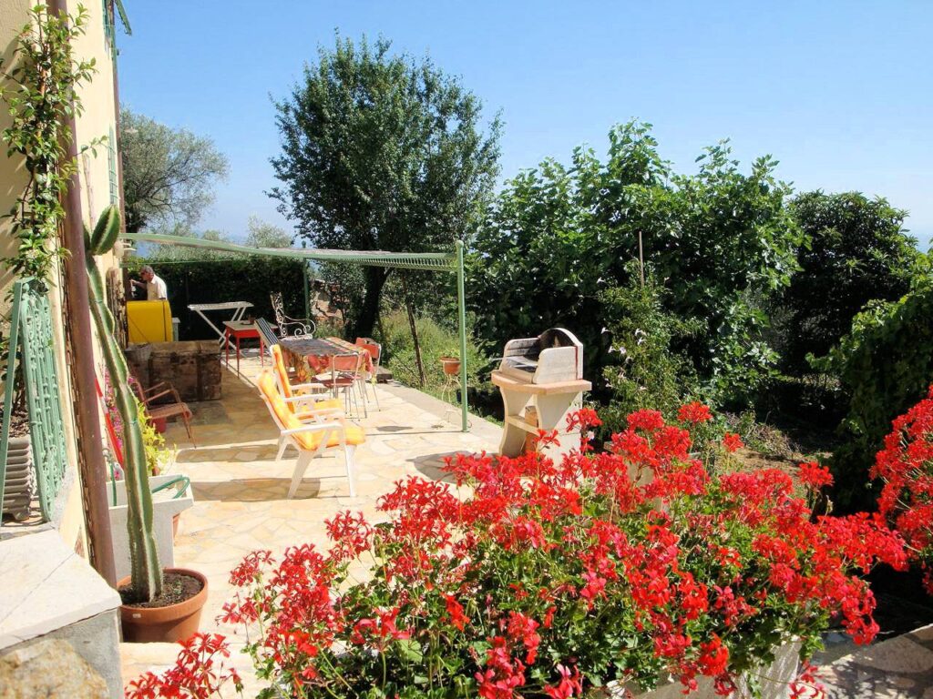 1673-Terratetto libero su tre lati con ampio giardino e vista panoramica fino al mare-Massarosa-7 Agenzia Immobiliare ASIP
