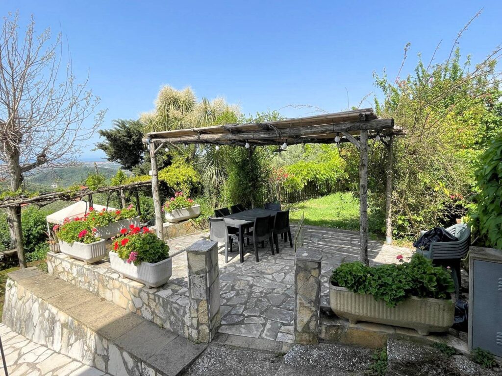 1673-Terratetto libero su tre lati con ampio giardino e vista panoramica fino al mare-Massarosa-12 Agenzia Immobiliare ASIP