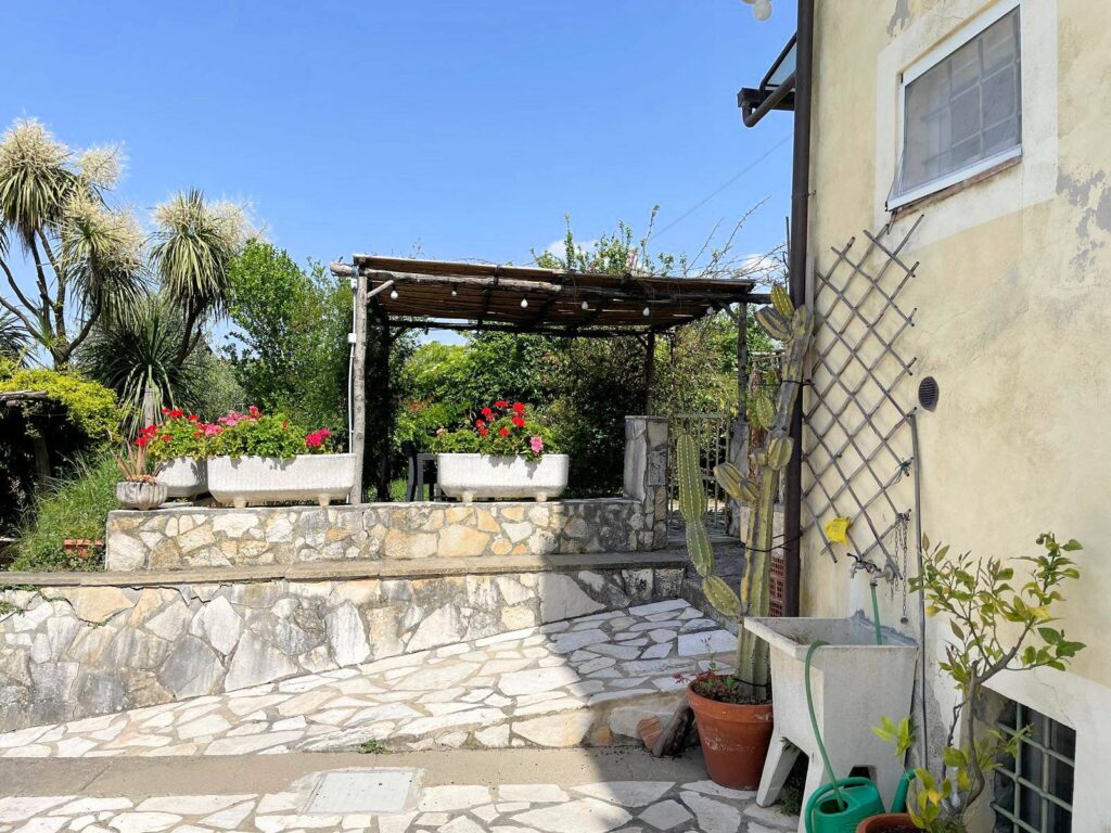 1673-Terratetto libero su tre lati con ampio giardino e vista panoramica fino al mare-Massarosa-9 Agenzia Immobiliare ASIP