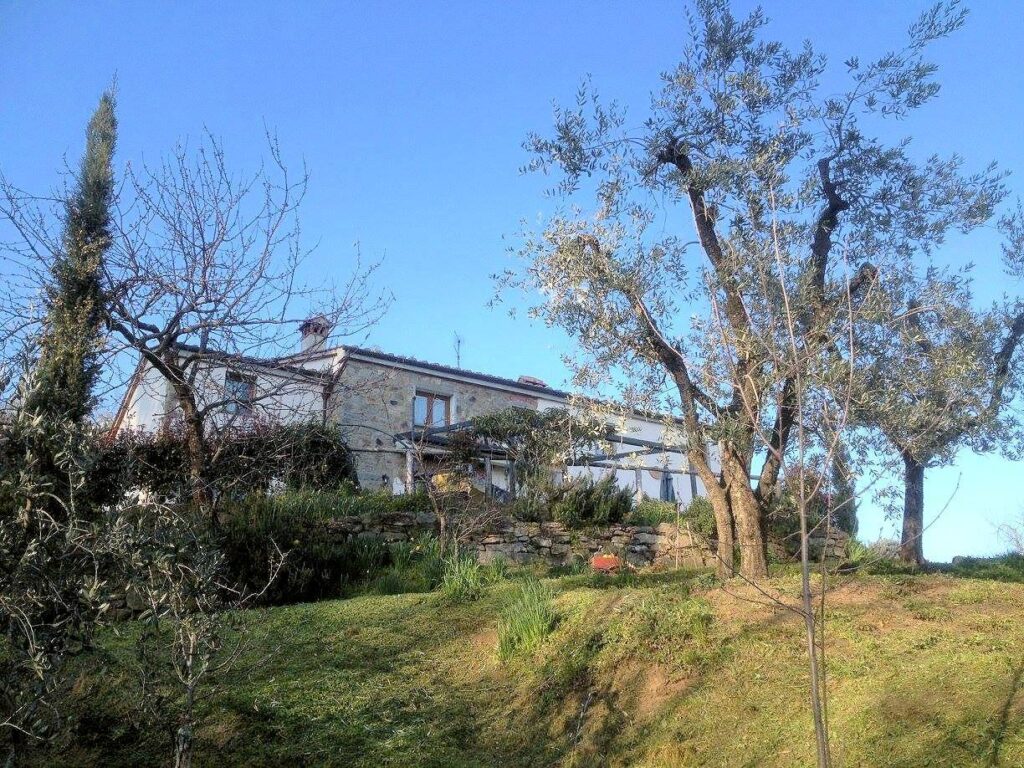 1674-Casa colonica di ampia superficie in posizione dominante con vista panoramica-Marliana-12 Agenzia Immobiliare ASIP