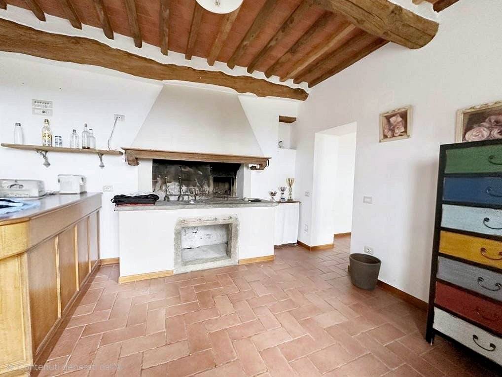 1674-Casa colonica di ampia superficie in posizione dominante con vista panoramica-Marliana-19 Agenzia Immobiliare ASIP