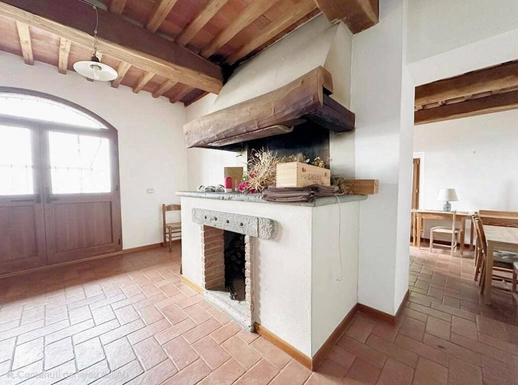 1674-Casa colonica di ampia superficie in posizione dominante con vista panoramica-Marliana-18 Agenzia Immobiliare ASIP